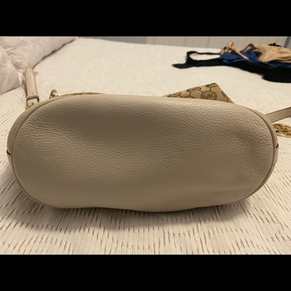 Michael Kors handbag - Picture 6 of 7